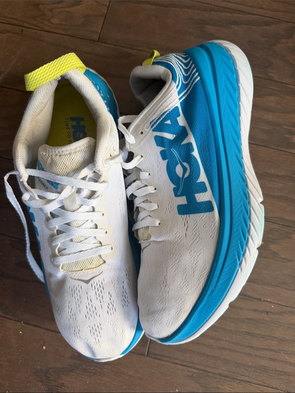 Hoka One One Carbon X women sz 9